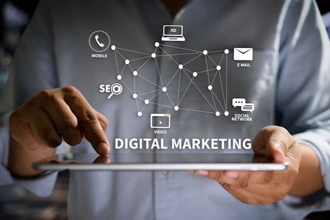 Auditoria y Diseño de Perfil Comercial ComunaClic